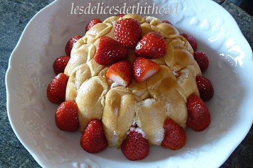 Charlotte aux fraises et mascarpone P1150026.JPG