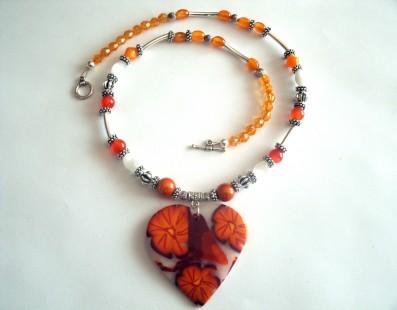 La ronde des créatrices : Bonne fête MAMAN Collier coeur à fleurs fait-main