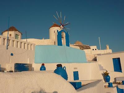 Santorin et moi (Chapitre 13 - Les moulins d'Oia) Santorin et moi (Chapitre 13 - Les moulins d'Oia)