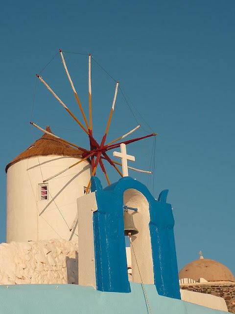 Santorin et moi (Chapitre 13 - Les moulins d'Oia) Santorin et moi (Chapitre 13 - Les moulins d'Oia)