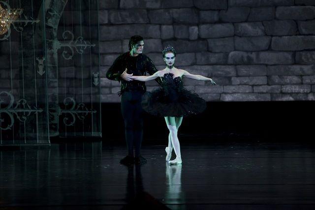 Black Swan - Darren Aronofsky (2011) Black Swan - Darren Aronofsky (2011)