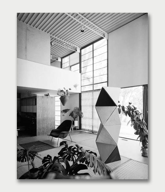 Charles and Ray Eames house in black and white!