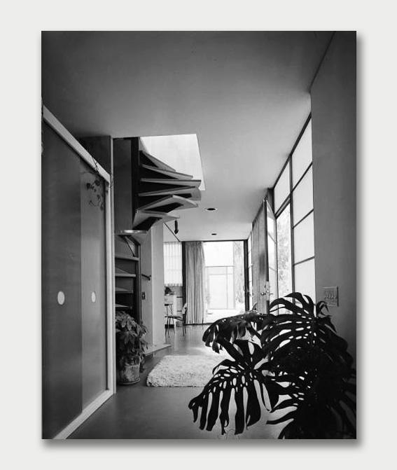Charles and Ray Eames house in black and white!