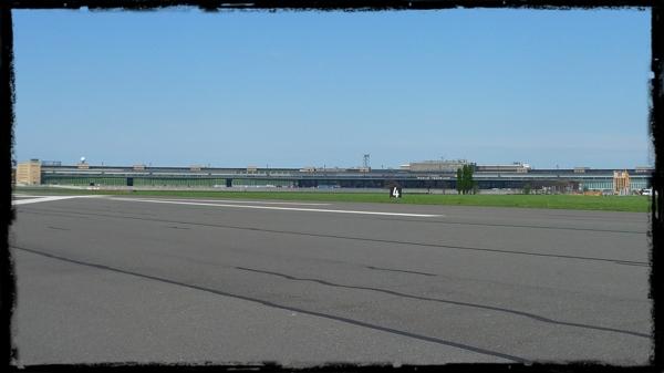 TEMPELHOF aéroport.jpg Un aéroport sans avion