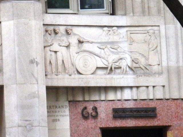 Art Nouveau à Paris : détails d’immeuble avenue Raymond Poincaré