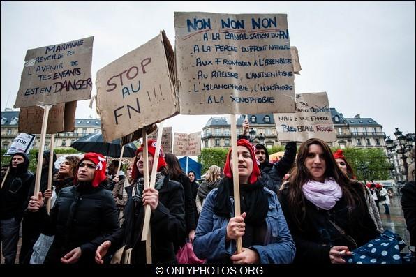 Marianne contre le Front National. 28 Avril 2012, Paris. marianne-contre-FN-paris-0031