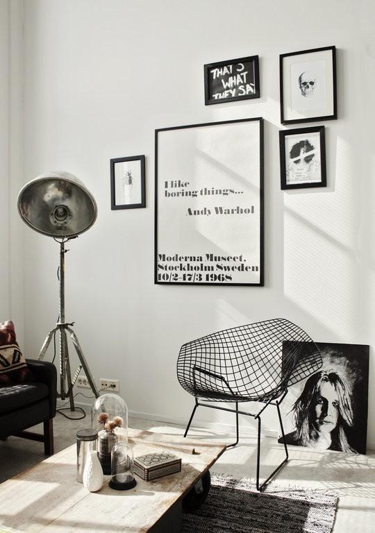 DECOuvrir-graphique A black & white graphic and geometric mix