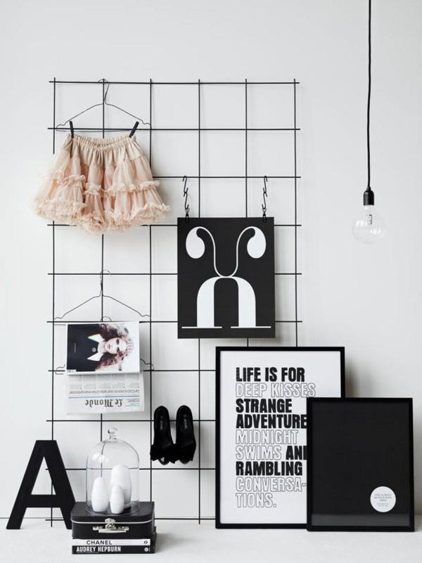 DECOuvrir-graphique A black & white graphic and geometric mix