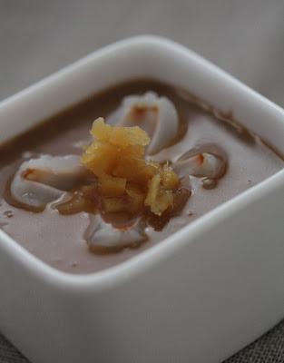 Pots de crème au chocolat , caramel passion , gingembre confit et litchis