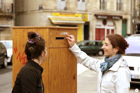 Reportage Photos - Un crieur public et des boites à messages à Saint Michel pour faire entendre sa voix ! IMG_5072