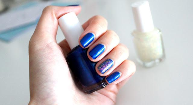 Blue obsession (feat. Aruba Blue et Shine of the Times - Essie)