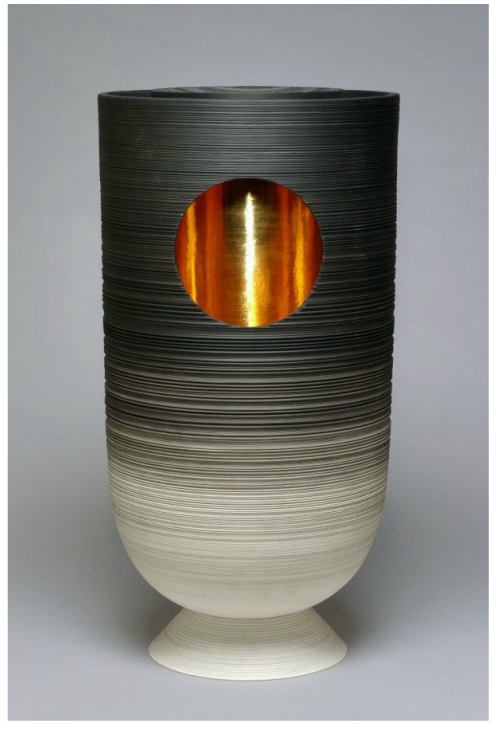 vase sevres soulages 1 Superbe vase de Pierre Soulages réalisé par la Manufacture Nationale de Sèvres chez Artcurial   Céramique Design & Moderne