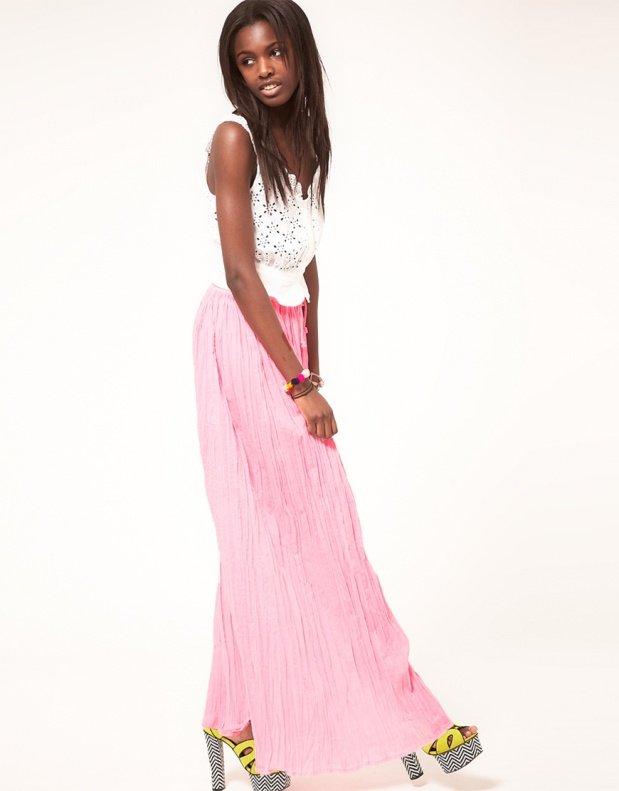 Faut-il céder à l'appel de la jupe (très) longue ? Faut-il céder à l'appel de la jupe (très) longue ?