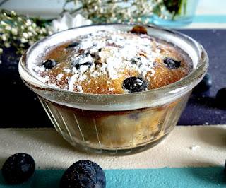 Petites crèmes d'amandes aux myrtilles