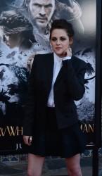 Kristen Stewart à la projection à LA de SWATH Kristen Stewart à la projection à LA de SWATH