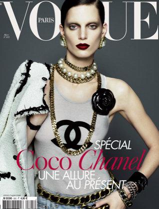 La-couverture-de-Vogue-France-de-Mars-2009-shootee-par-Mer.jpg