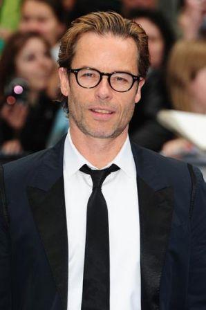 Guy_Pearce_arrives_UK_premiere_Prometheus_KV82yu98Ucpl.jpg, juin 2012 Guy_Pearce_arrives_UK_premiere_Prometheus_KV82yu98Ucpl.jpg