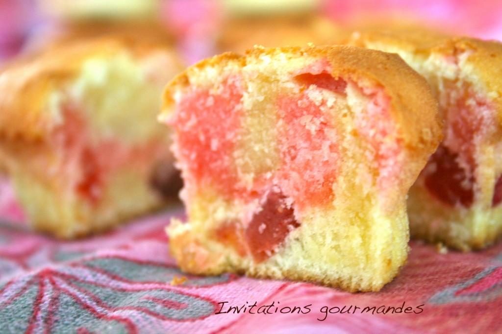 IMG_5363 MUFFINS MARBRÉS AUX FRAISES SÉCHÉES