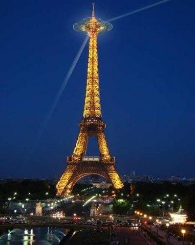 La Tour Eiffel couronnée pour ses 120 ans