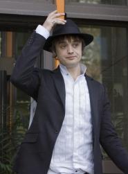 Pete Doherty fait un boeuf dans un supermarché Pete Doherty