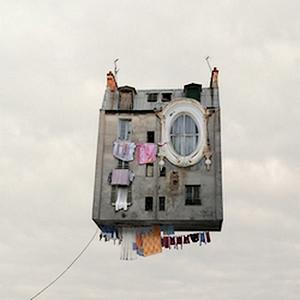 Flying Houses par Laurent Chehere