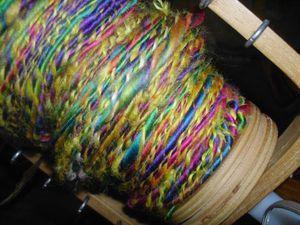 Fil de laine ....au rouet ...teintures maison .... nou