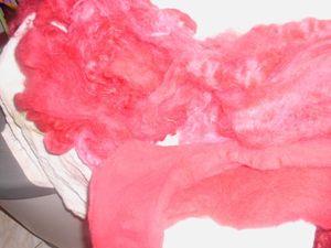 Fil de laine ....au rouet ...teintures maison .... bouille