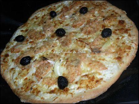 Pizza au saumon et à la creme fraiche SAM_2085