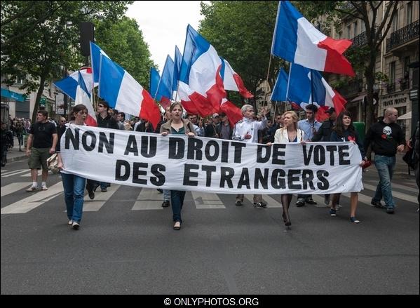 manifestation-contre-droit-de-vote-des-etrangers-paris-0001