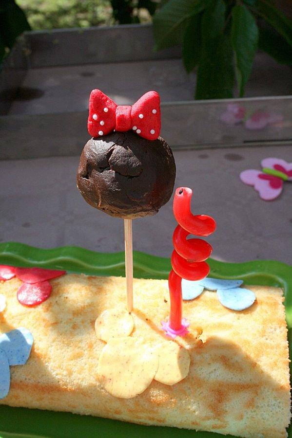 ROULE AUX CERISES MICKEY ET CAKES POPS MINNIE ROULE-MICKEY2.jpg