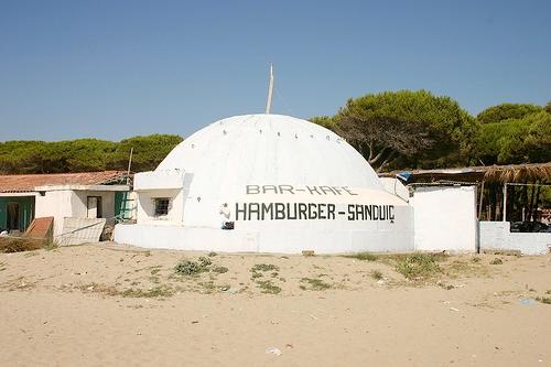 Bunker_Albanie2 Un petit Burger ?
