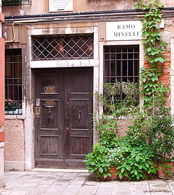 À deux pas de la Fenice ... À deux pas de la Fenice ...