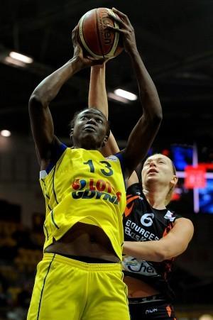 Espagne : Aneika HENRY à Rivas Ecopolis Aneika HENRY (Gdynia) Piotr PEDZISZEWSKI