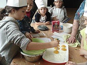 Cours de cuisine enfants juin 2012: 1ère partie juin-2012-9.jpg
