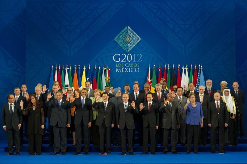 C'est parti. La photo de famille a été faite lundi soir. La croissance est le maître-mot retenu par les chefs d'État et de gouvernement du G20 réunis à Los Cabos au Mexique et qui doivent publier mardi une déclaration commune. «Nous nous engageons à adopter les mesures nécessaires pour renforcer la demande, soutenir la croissance mondiale et restaurer la confiance», affirment ces pays riches et émergents dans un projet de communiqué. «Une croissance forte, durable et équilibrée reste la priorité numéro un du G20, car elle amène une création d'emplois plus importante et accroît le bien-être des peuples dans le monde entier», ajoutent-ils.