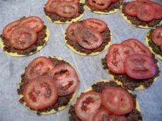 TARTES FINES A LA TAPENADE & PISTACHES