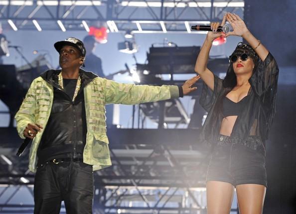 En images : Rihanna et Jay-Z réunis sur la scène du festival BBC Radio 1 Hackney