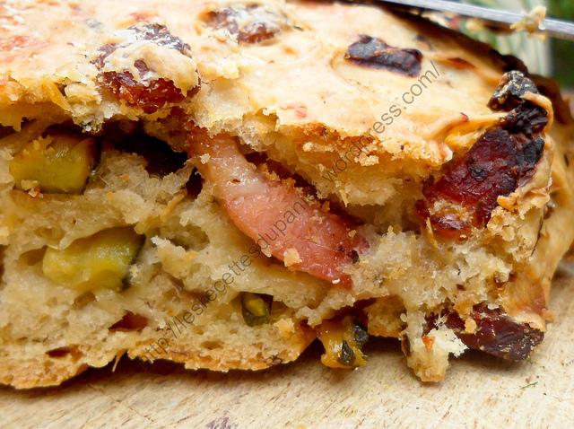 Fougasse aux courgettes, oignons et lardons / Focaccia Bread with Zucchini, Onions and Bacon