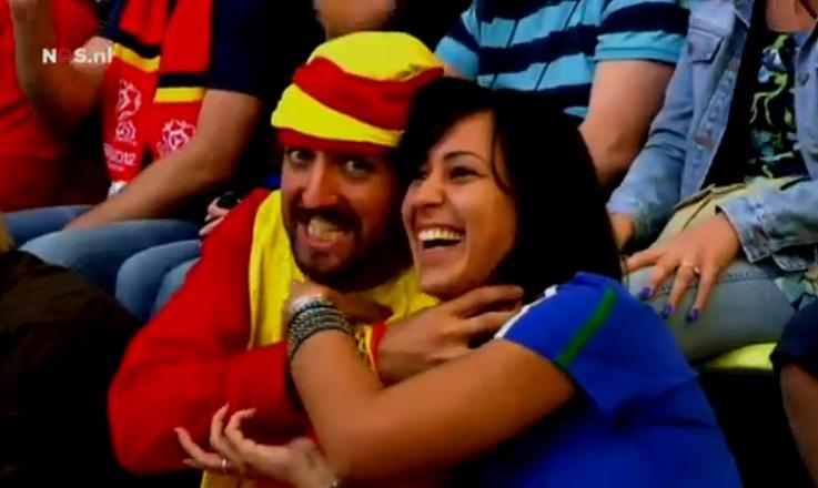 Qui pourra charrier l’autre à la fin du match ? img Src: divertissonsnous.com euro2012insolites Euro de football 2012 | Au delà des matchs #5 : Supporters de l’Euro