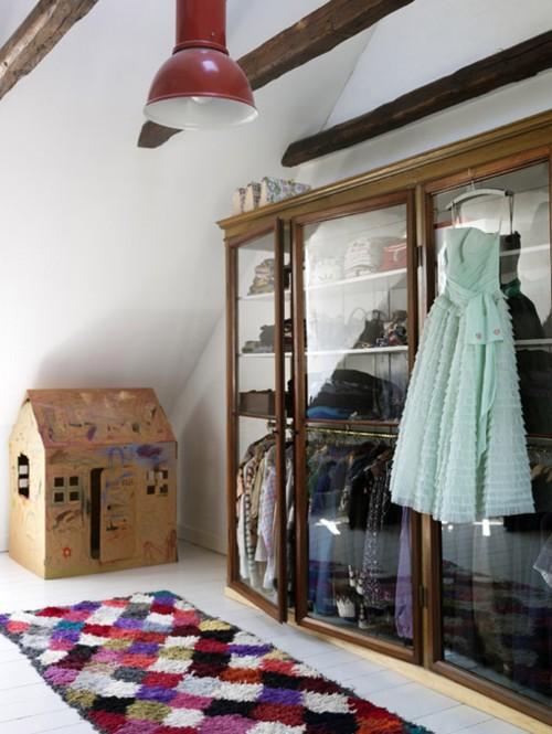 DECOuvrir- femme touche Attention aux soldes! * ou comment ranger vos nouveaux achats