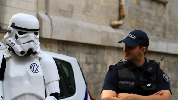 Insolite : un Trooper perdu dans Paris