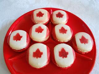 Macarons pour la Fête du Canada