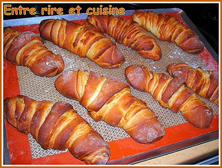 Croissants au lait ribot...sans tourage et bluffants de croustillant Croissants-au-lait-ribot.JPG