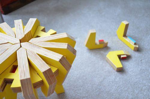 Tabouret Asterisk par Christina Sicoli Tabouret Asterisk par Christina Sicoli