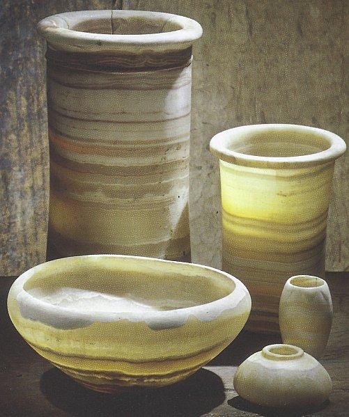 Les vases de pierre dure, un artisanat de luxe !... (7) en Égypte ancienne ! Voyez de sublimes vase d'Epoque Thinite, Genève, musée Ba