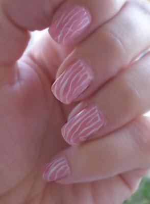 Manucure Sucre d'Orge avec OPI (Stamping Inside) Manucure Sucre d'Orge avec OPI (Stamping Inside)