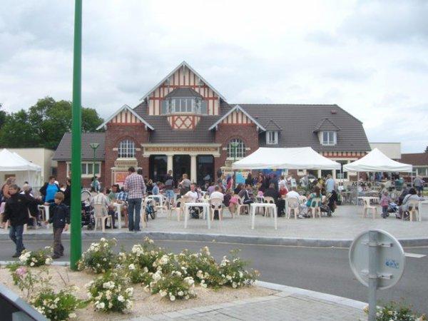 Fête d'été de la Délivrance à Lomme : amusons-nous sous la pluie. Fête d'été de la Délivrance à Lomme : amusons-nous sous la pluie.