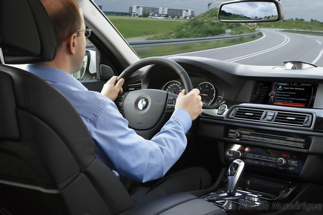 Avec Dragon Drive Messaging, dictez vos SMS et Email à la voix dans les voitures BMW Avec Dragon Drive Messaging, dictez vos SMS et Email à la voix dans les voitures BMW