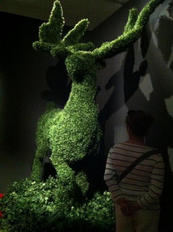 cerf arbre taillé edward aux mains d'argent expo tim burton cerf arbre taillé edward aux mains d'argent expo tim burton
