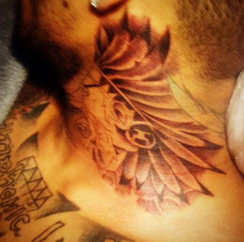 tatouage chris brown skinkd